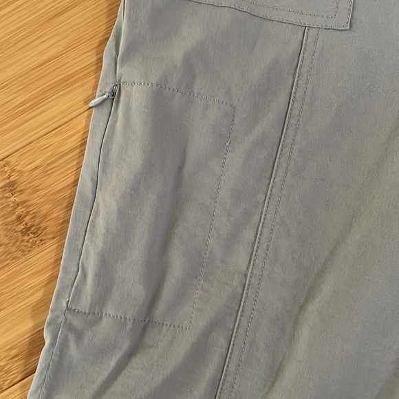 Prana convertible hiking pant. Size 6. - Picture 4 of 6